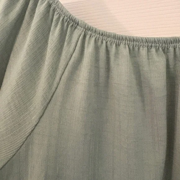 NWOT, Love Sage Med. Green Lace Accent Blouse - Picture 5 of 6